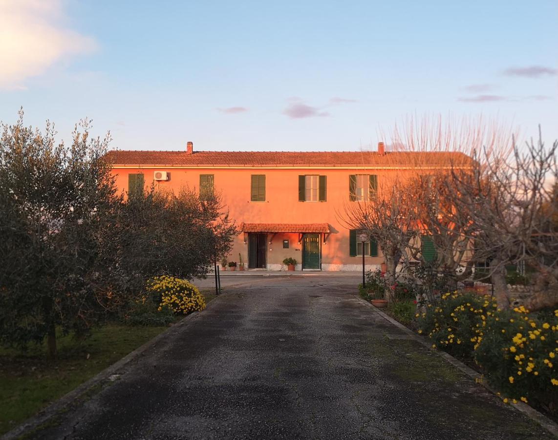 Eco House San Michele Hostel Borgo San Michele  Buitenkant foto