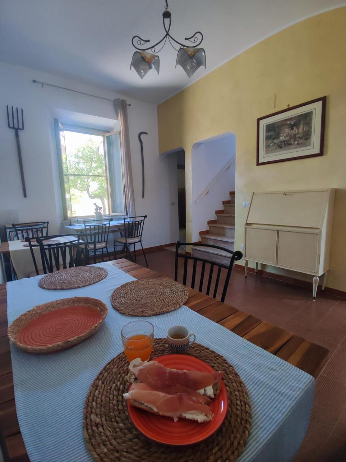 Eco House San Michele Hostel Borgo San Michele  Buitenkant foto