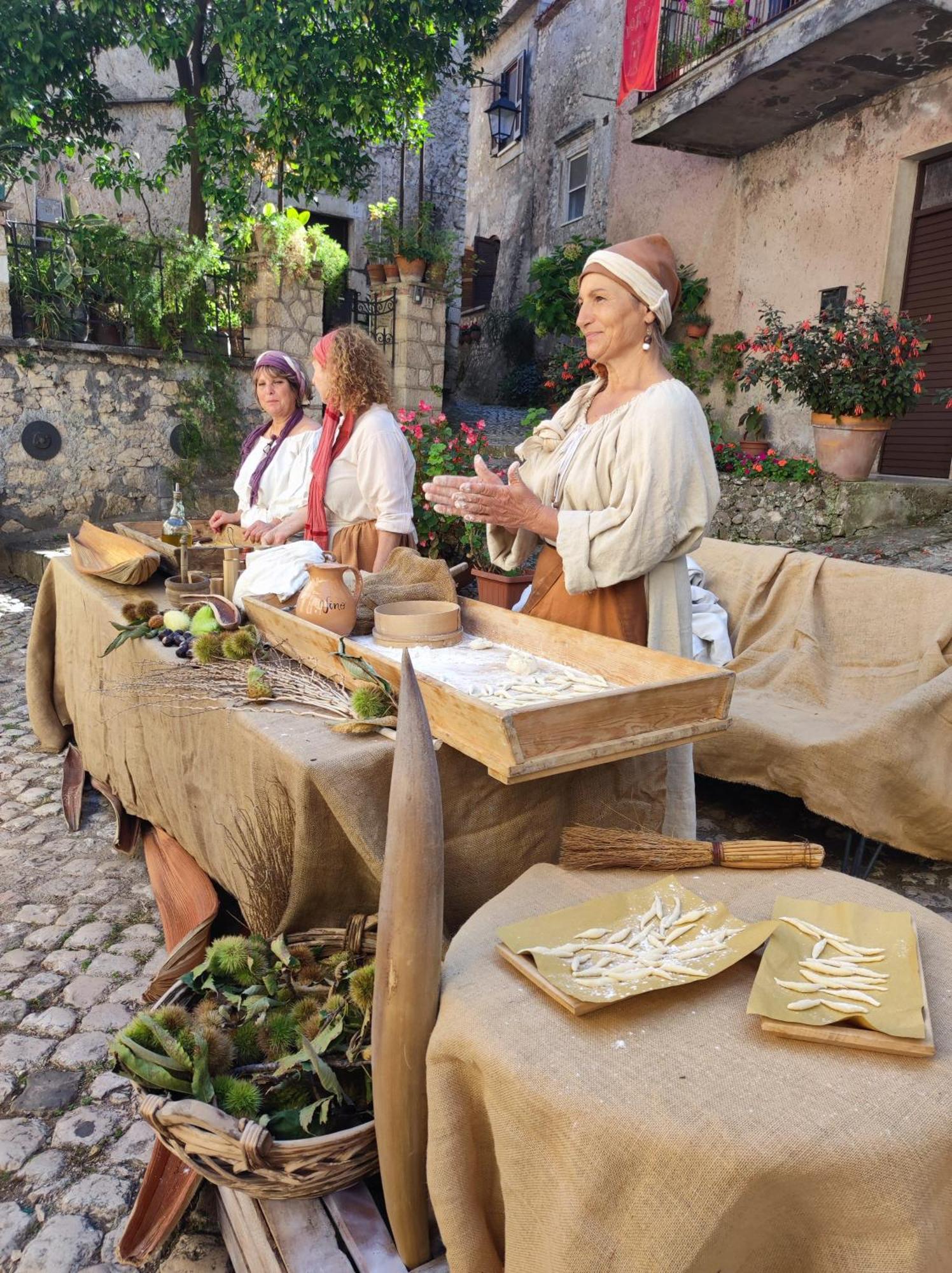 Eco House San Michele Hostel Borgo San Michele  Buitenkant foto