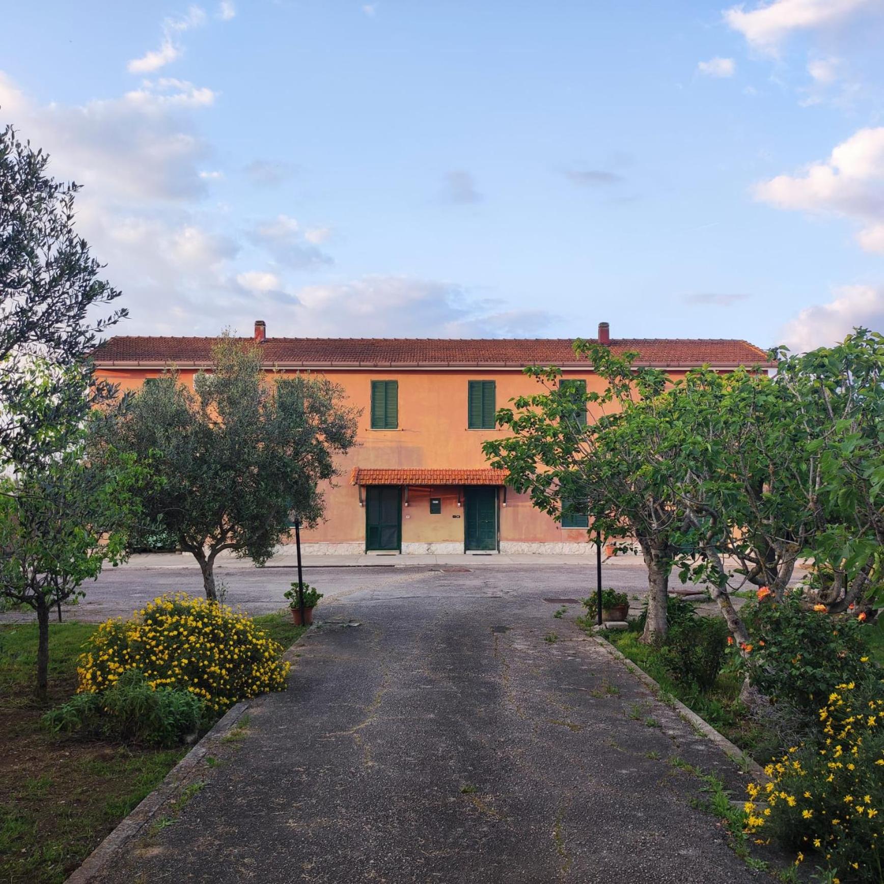 Eco House San Michele Hostel Borgo San Michele  Buitenkant foto